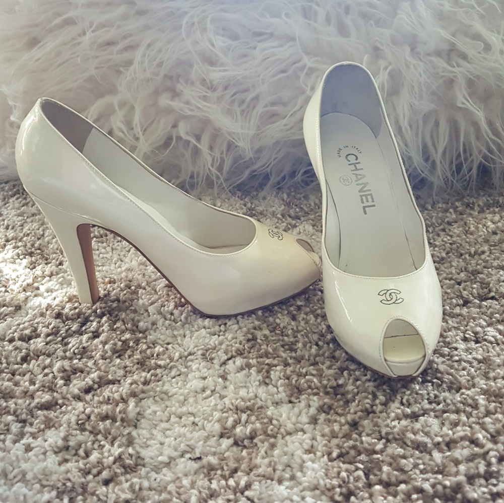 Vintage CHANEL heels